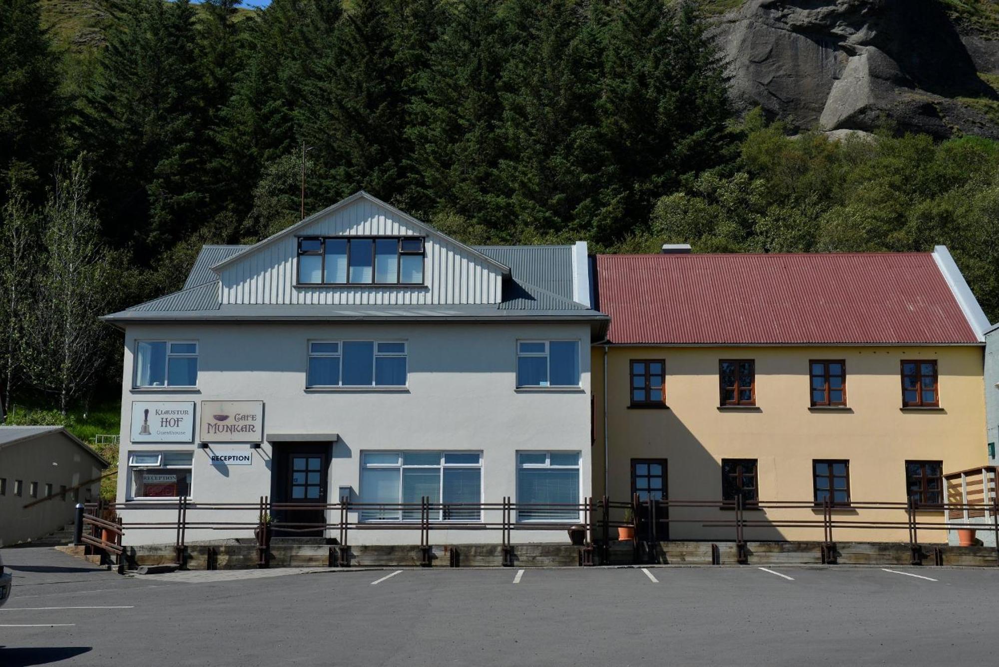 Klausturhof Guesthouse Kirkjubæjarklaustur Exterior foto